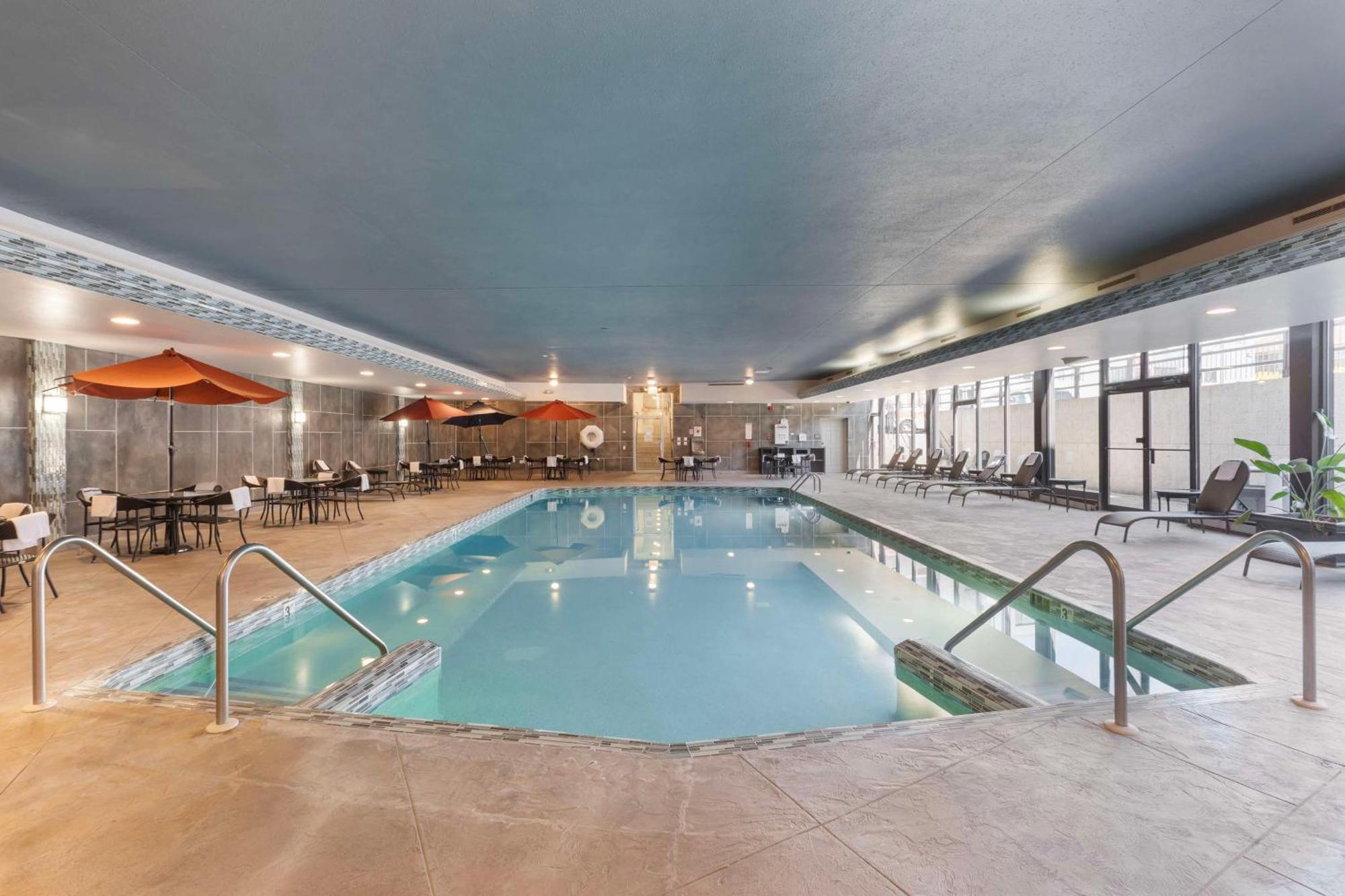 Best Western Plus Milwaukee West Luaran gambar