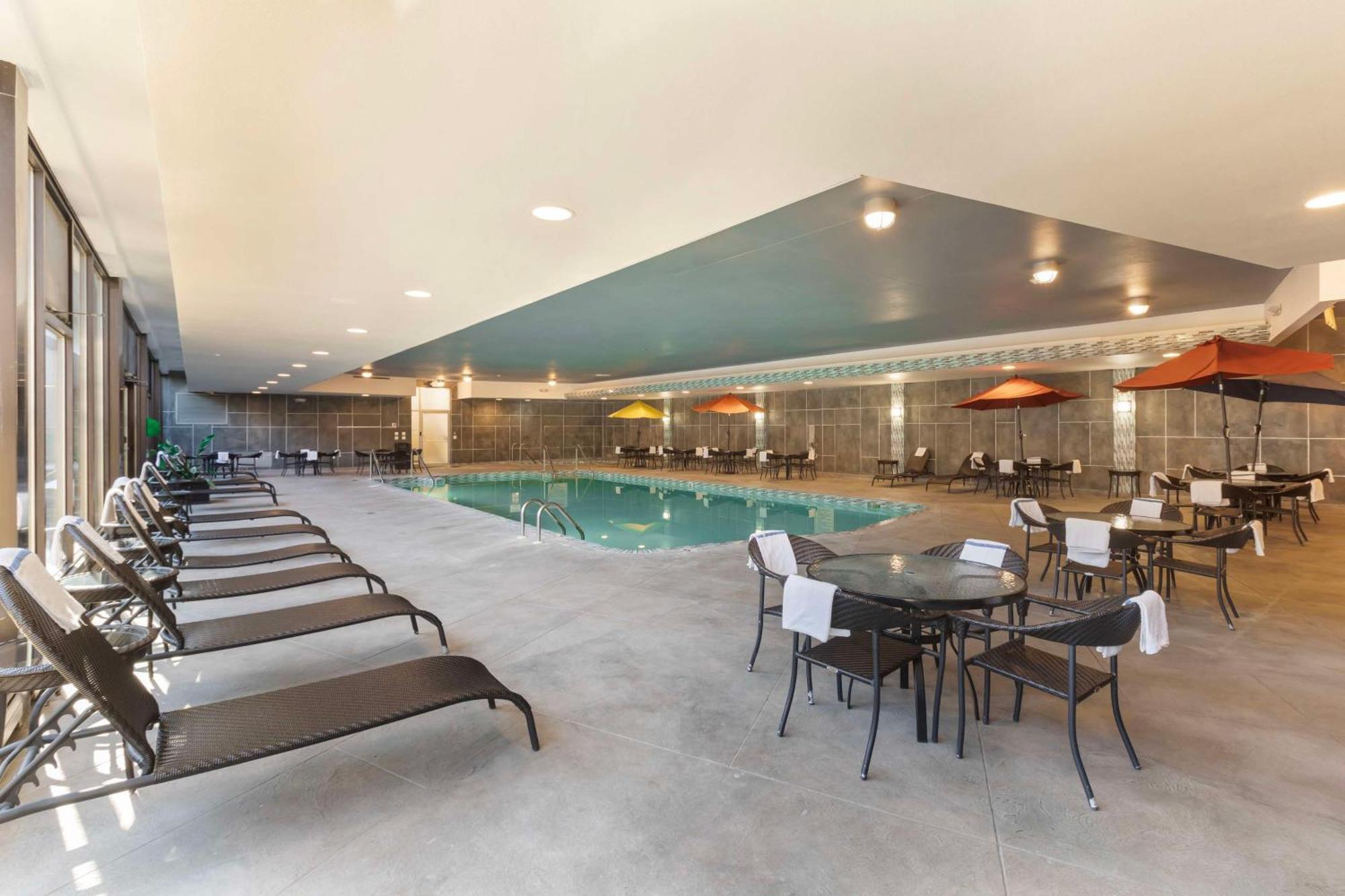 Best Western Plus Milwaukee West Luaran gambar